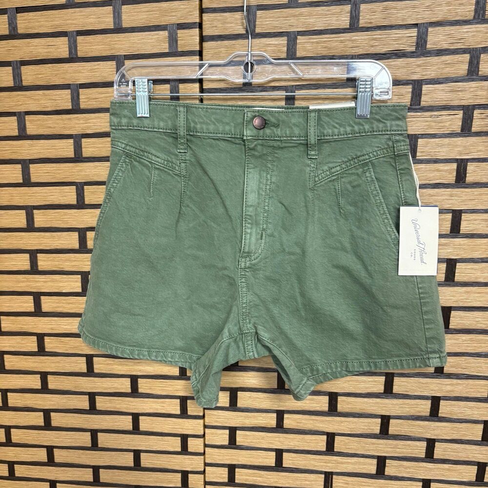 Universal Threads Green High Rise Midi Shorts Size 6